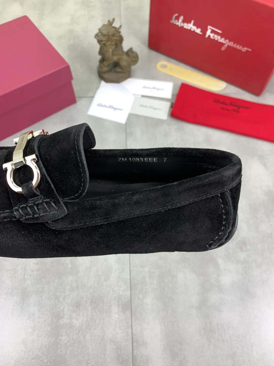 Men's shoes 💰P542 New model, high quality [Ferragamo/Ferragamo] Latest lazy slip-on shoes Original imported calfskin, imported cowhide lining + original luxury metal buckle + original combination outsole Comparison without pressure Code number: 38-45
